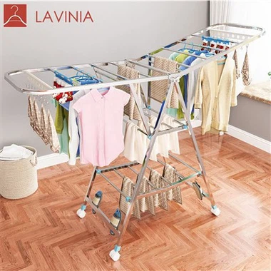 Nerezový vešiak na displej